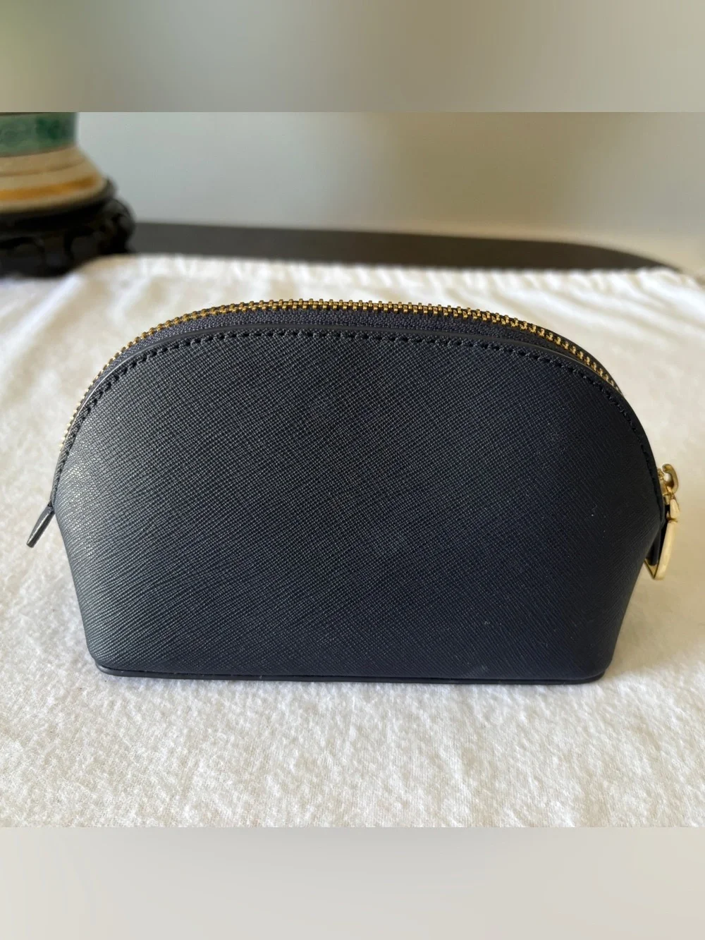 Tory Burch Navy Saffiano Zip Cosmetic Makeup Case Pouch w Gold Logo